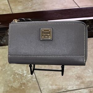 Dooney & Bourke Saffiano Folded Zip Wristlet Wallet Clutch Taupe